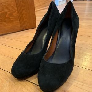 Banana republic high heels size 9